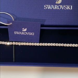 Swarovski TENNIS DELUXE BRACELET, GOLD PLATED